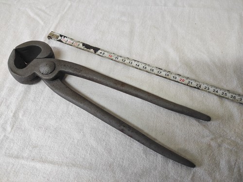 Outil ancien grande pince - outil,