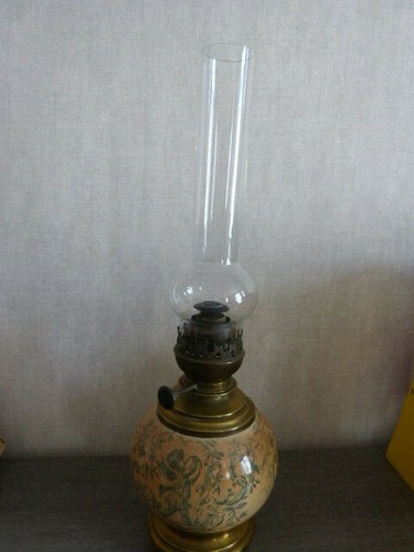 Ancienne lampe pétrole en - pétrole,