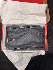 Nike Air tn (requin) blanche taille 40 neuve dans sa boîte