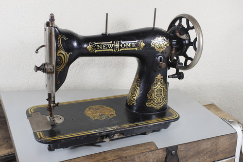 Ancienne machine coudre - ancienne, new