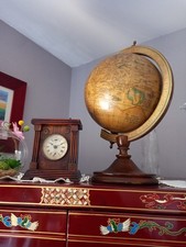 réveil ancien et Mappemonde