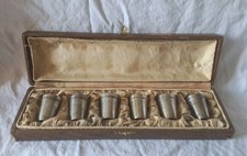 Coffret 6 Verres gobelets a liqueur ancien Métal argenté Poinçon L L , HT 4,3cm
