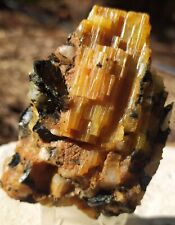 Tourmaline jaune sur Mica noir et Quartz. 80x54mm. 100% naturel. Chine Guangxi.