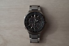 Montre à quartz solaire Seiko Astron Executive Line titane cadran noir SBXB129