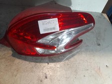 Feu arriere principal droit