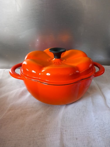 Staub cocotte fonte tomate - staub, fonte.tomate