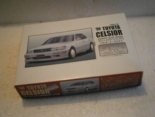 MAQUETTE VOITURE TOYOTA CELSIOR '90 ARII OWNERS CLUB SERIES 1/32 - 1.32eme