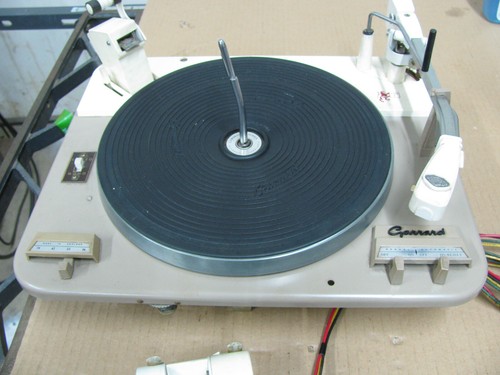 Garrard type turntable - a,