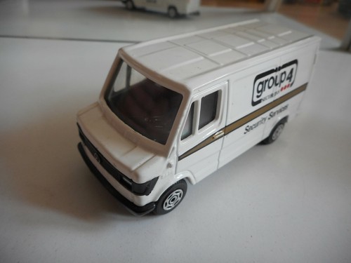 Corgi mercedes 207 group - corgi,