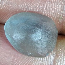 Pierre précieuse cabochon