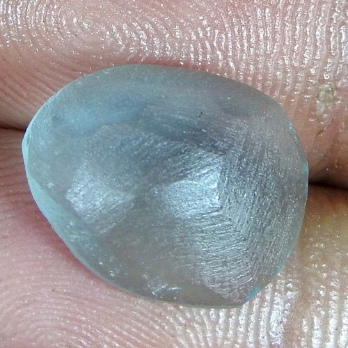 Pierre précieuse cabochon