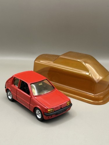 R922 voiture miniature 1 43 - r922, 1/43