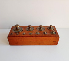 Boîte de 11 poids laiton (A)