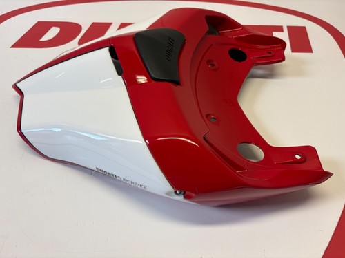 Carénage siège capot - siège,