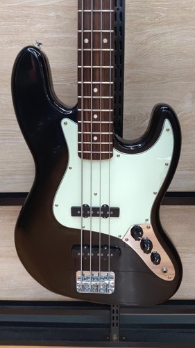 Guitare basse électrique