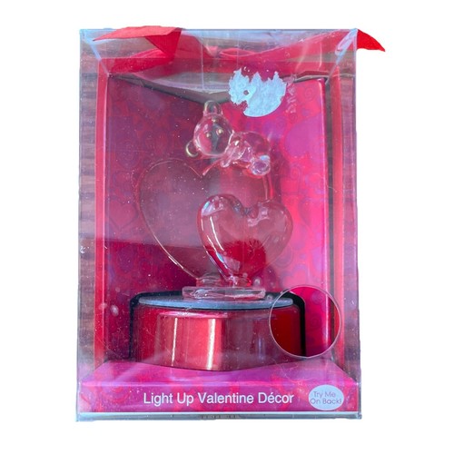 Red and pink light - red,