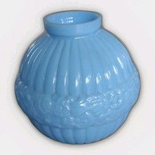 Vase ART Déco en Opaline