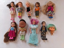 Petites poupées Barbie