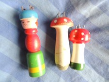 3 ANCIENS TRICOTINS EN BOIS