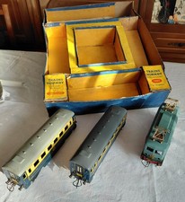 Train hornby échelle 0 + Gare