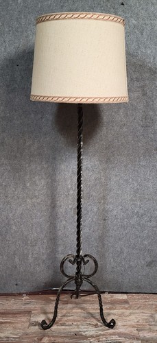 Grand lampadaire fer - lampadaire, forgé