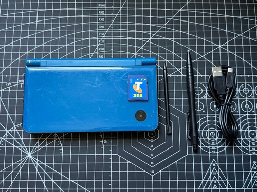 Nintendo dsi blue 2gb sd - w/,
