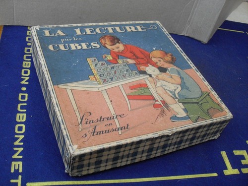 Boite cubes ancien bois - en,