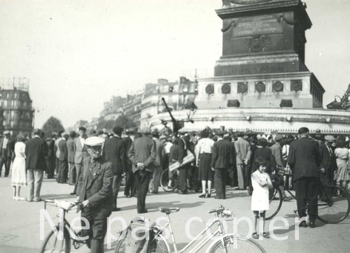 Liberation paris attroupement - liberation,
