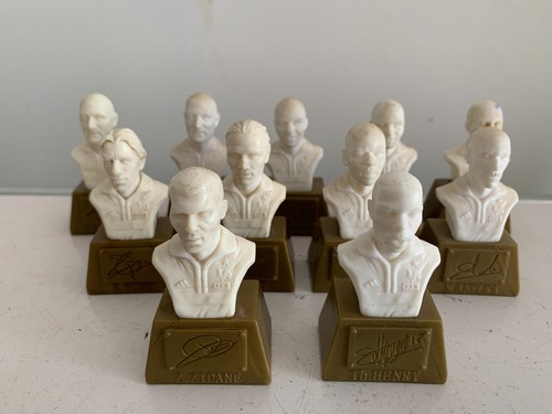 Lot bustes nestle starlux - 11,