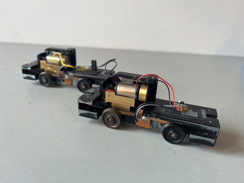 2 chassis - om,