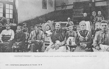 CPA 02 CHATEAU THIERRY / QUELQUES HABITANTS RESTES PENDANT L'OCCUPATION ALLEMAND