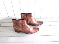 Bottines en cuir marron P 36