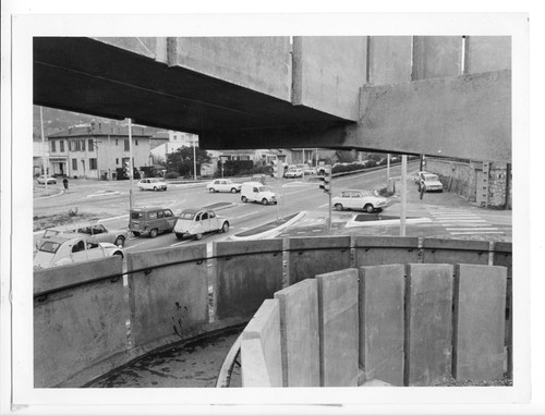 L829 voitures route toulon - l829,