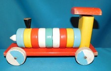 ANCIEN JOUET A TIRER EN BOIS