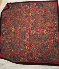 Grande foulard en laine, fabriqué en Italie , vintage ,130/125 cm 