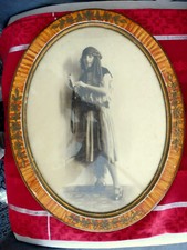 sous Cadre - photo  - bois ovale - tres anciennne photo - femme - 47 x 36 cm