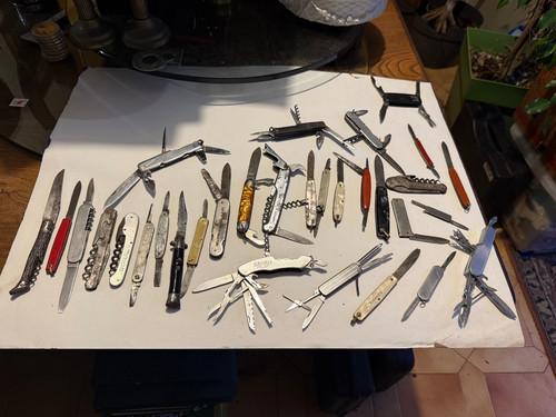Lot couteaux de poche - de,