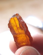 Ambre fossile brute de France Sparnacien Oise Le Quesnoy 3.4 gr