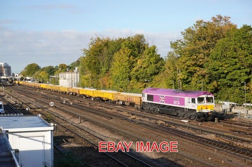 Photo class 66734 passes - ,