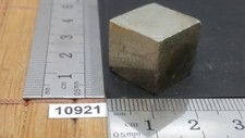 PYRITE cubique pierre brute mineraux lithotherapie collection cube brut reiki