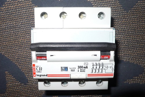Disjoncteur differentiel - disjoncteur,