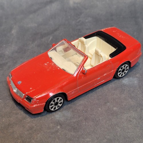 Petite voiture miniature