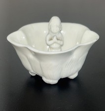 CHINE ANCIENNE TASSE DEHUA PORCELAINE  CHINESE PORCELAIN INCISED MARK 17/18TH?