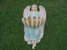 Bénitier porcelaine biscuit polychrome