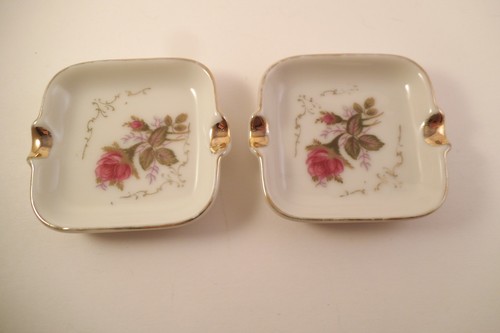 Vintage Unmarked Pair of Moss
