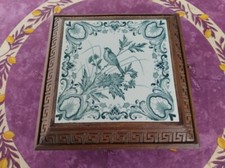 Dessous de Plat Musical Faience et Bois Sculpté Décor Longwy Floral et Oiseau