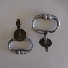 2 poignées handles ornements