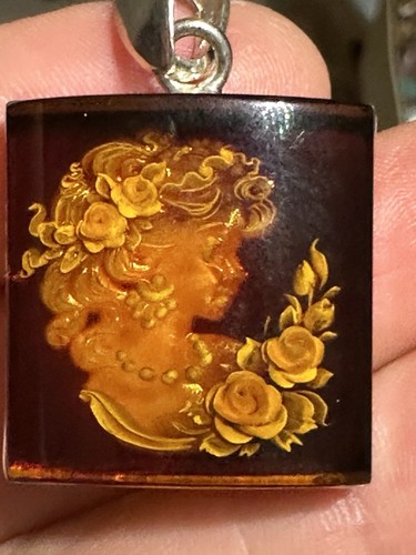 Pendentif camée ambre - camée, en