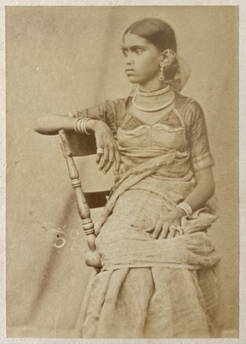 Ceylan jeune fille tamoule - jeune,