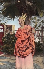 LA MARTINIQUE - Jeune Martiniquaise en costume local - 